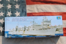 images/productimages/small/USS Detroit AOE-4 1;700 Trumpeter voor.jpg